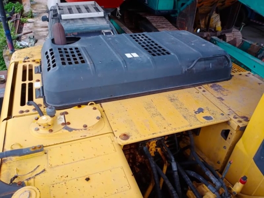 ขายKOMATSU PC200-8 บูมยาวช่วงล่างใหม่ทั้งหมดใช้ตักข้าวโพดเอกสารเล่มทะเบียนราคา 2,200,000