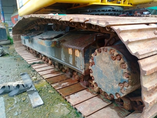 ขายKOMATSU PC200-8 บูมยาวช่วงล่างใหม่ทั้งหมดใช้ตักข้าวโพดเอกสารเล่มทะเบียนราคา 2,200,000