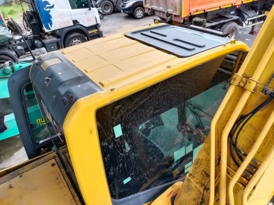 ขายKOMATSU PC200-8 บูมยาวช่วงล่างใหม่ทั้งหมดใช้ตักข้าวโพดเอกสารเล่มทะเบียนราคา 2,200,000