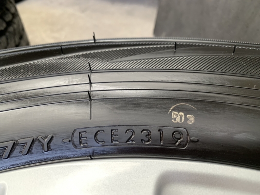 ล้อแม็กป้ายแดง Toyota Revo ขอบ17 พร้อมยางป้ายแดง 265-65-17 Yokohama ปี 19 สวยกริ๊บๆ ล้อแม็กป้ายแดง Toyota Revo ขอบ17 พร้อมยางป้ายแดง 265-65-17 Yokohama ปี 19 สวยกริ๊บๆ