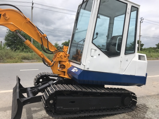 komatsu Pc20-5สภาพดีเก่าญี่ปุ่น มีใบอินวอยไม่เคยใช้ในไทย