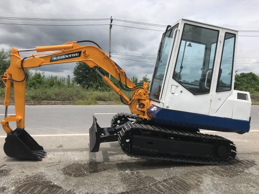komatsu Pc20-5สภาพดีเก่าญี่ปุ่น มีใบอินวอยไม่เคยใช้ในไทย