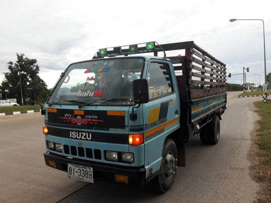 ISUZU ELF 6 ล้อ พร้อมใช้ ช่างหมึก 0947452226 // 0875262494 ISUZU ELF 6 ล้อ พร้อมใช้ ช่างหมึก 0947452226 // 0875262494
