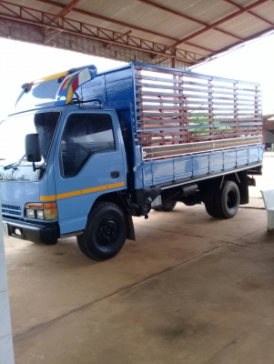 ISUZU 120 สภาพพร้อมใช้งาน ฝาขาว ปี40 ISUZU 120 สภาพพร้อมใช้งาน ฝาขาว ปี40