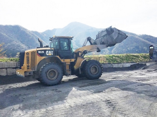 ขายรถตักล้อยาง CAT 962K ปี 2015 นำเข้าเองจากญี่ปุ่น สภาพสวยพร้อมใช้ ถึงเร็วๆนี้ครับ