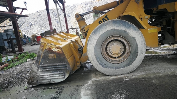 Caterpillar 950E/ รถตักล้อยางเอวอ่อน มีเก๋งแอร์ รถสวยเต็ม ราคาคุยได้