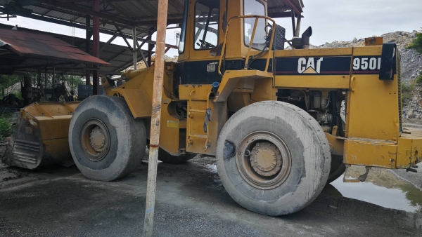 Caterpillar 950E/ รถตักล้อยางเอวอ่อน มีเก๋งแอร์ รถสวยเต็ม ราคาคุยได้