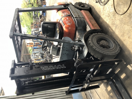 ขาย โฟรคลิฟท์ โตโยต้า รุ่น 6   เครื่อง ดีเซล