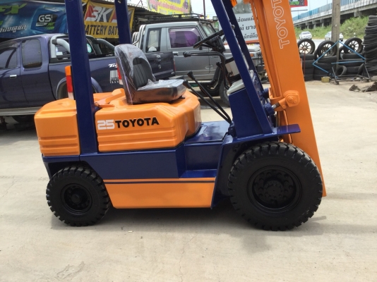 ขาย โฟรคลิฟท์ โตโยต้า รุ่น 5 เครื่อง ดีเซล ขาย โฟรคลิฟท์ โตโยต้า รุ่น 5 เครื่อง ดีเซล