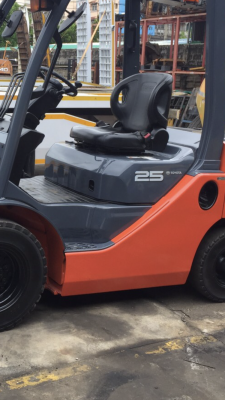 ขาย โฟรคลิฟท์ โตโยต้า รุ่น 8