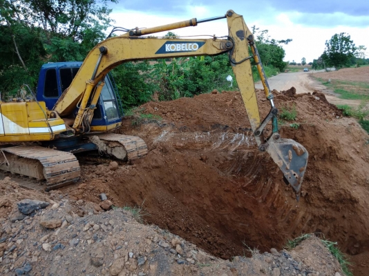 ขาย KOBELCO SK100-3 รถซ่อมมาดีมากใช้งานได้เลยราคา 550,000