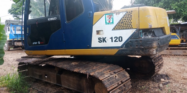 ขาย KOBELCO SK100-3 รถซ่อมมาดีมากใช้งานได้เลยราคา 550,000