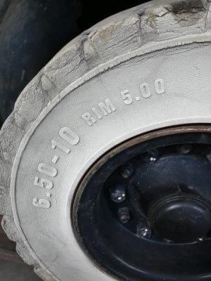 TOYOTA ขนาด 3ตัน เครื่องยนต์ดีเซล ☎️ ติดต่อ098-2492100 ภัทร