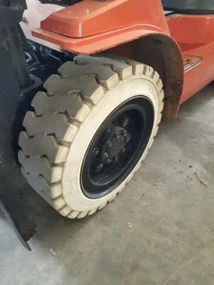 TOYOTA ขนาด 3ตัน เครื่องยนต์ดีเซล ☎️ ติดต่อ098-2492100 ภัทร