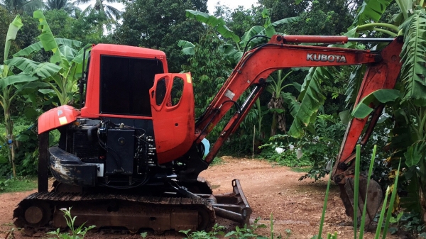 รถแบคโฮ (KUBOTA) KK161-3 ตู้เก่ง ( รถทำงาน 4,xxx ชม ) สนใจติดต่อ 081-6079515 line ID : 081-6079515 รถแบคโฮ (KUBOTA) KK161-3 ตู้เก่ง ( รถทำงาน 4,xxx ชม ) สนใจติดต่อ 081-6079515 line ID : 081-6079515