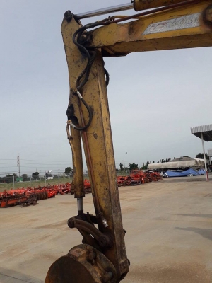 ขายรถแบคโฮ KOMATSU PC40-6 มีระบบกระแทก เปลี่ยนเครื่อง ปั๊มนิ้วแล้ว ราคา 145000