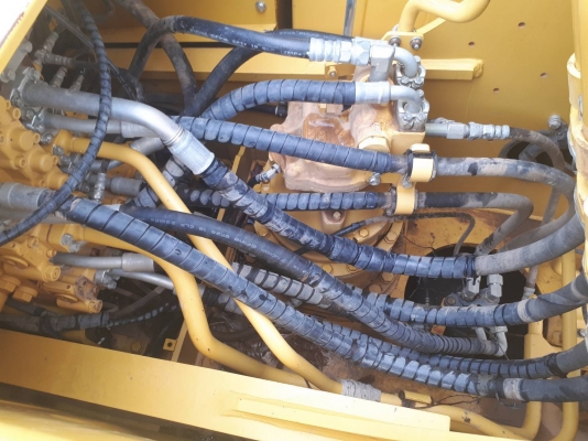 ขายดาวน์ 750000 KOMATSU PC200-8 MO ผ่อนต่อ 88000 x 18 = 1584000 ค่าเปลี่ยนสัญญา 25000 รวม 2359000 ผ่อนทุกวันที่ 3 ไมล์ 4330 ชม.