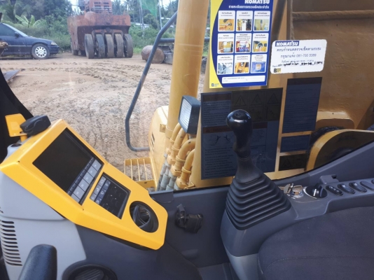 ขายดาวน์ 750000 KOMATSU PC200-8 MO ผ่อนต่อ 88000 x 18 = 1584000 ค่าเปลี่ยนสัญญา 25000 รวม 2359000 ผ่อนทุกวันที่ 3 ไมล์ 4330 ชม.