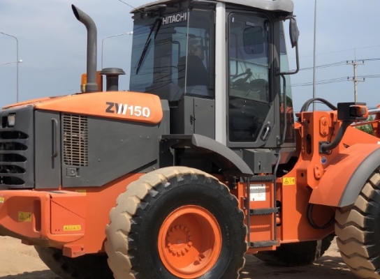 ขายรถตักล้อยาง HITACHI ZW150 (เทียบเท่า WA270-6) ปี 2013 นำเข้าเองจากญี่ปุ่น สวยพร้อมใช้ มีVDOการทำงานครับ