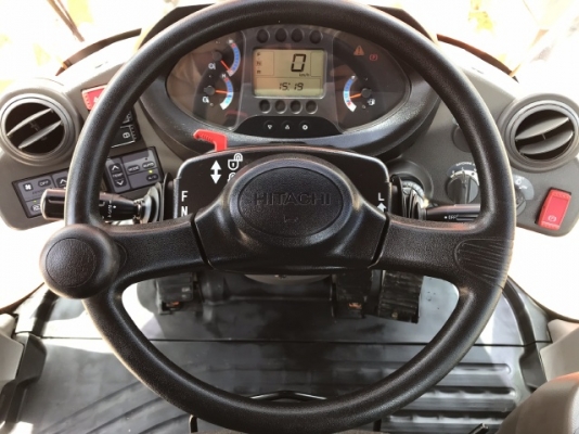 ขายรถตักล้อยาง HITACHI ZW150 (เทียบเท่า WA270-6) ปี 2013 นำเข้าเองจากญี่ปุ่น สวยพร้อมใช้ มีVDOการทำงานครับ