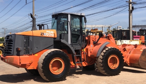 ขายรถตักล้อยาง HITACHI ZW220 นำเข้าเองจากญี่ปุ่น สภาพสวยพร้อมใช้ มีVDOการทำงานครับ