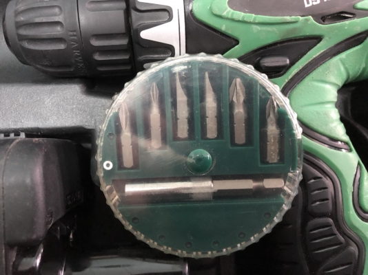 สว่านไร้สาย 12v HITACHI Driver Drill Kit with Flashlight DS12DVF3