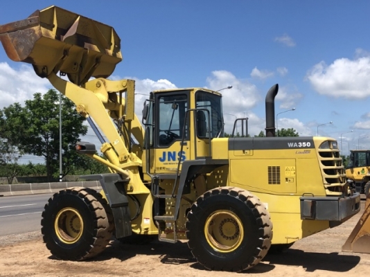 ขายรถตักล้อยาง KOMATSU WA350-3E รถนอกนำเข้าจากญี่ปุ่น สภาพสวยพร้อมใช้ มีVDOการทำงานครับ