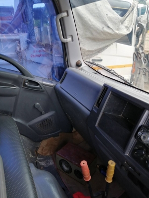 ขาย6ล้อดั้มพ์ ISUZU NPR150แรงม้าปี55-56 มี3คันๆละ650,000