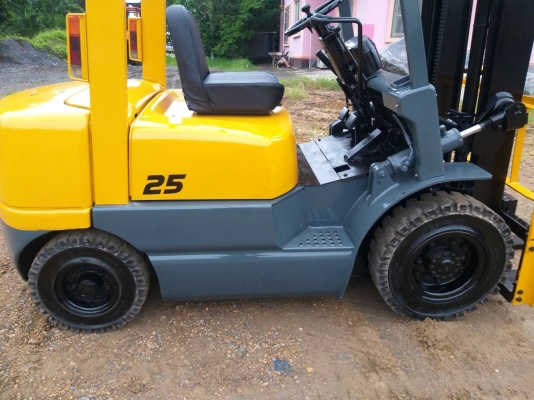 ขายรถยก TCM FD25 Z5 เครื่องดีเซล C240 เสาสูง 3 เมตร ยกได้ 2.5 ตัน เกียร์ออโต้ รถนอกนำเข้า ติดต่อ 098-7962549