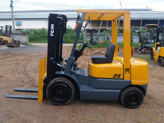 ขายรถยก TCM FD25 Z5 เครื่องดีเซล C240 เสาสูง 3 เมตร ยกได้ 2.5 ตัน เกียร์ออโต้ รถนอกนำเข้า ติดต่อ 098-7962549