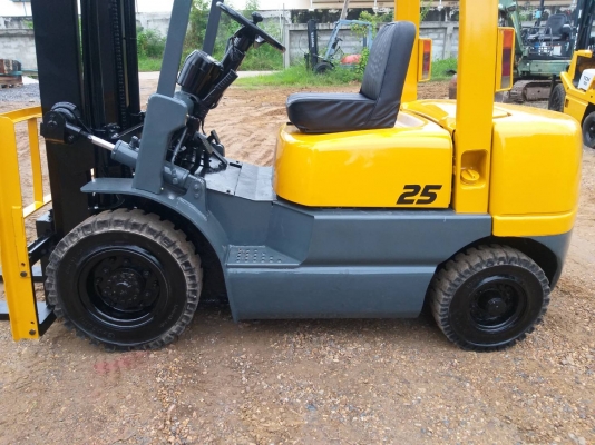 ขายรถยก TCM FD25 Z5 เครื่องดีเซล C240 เสาสูง 3 เมตร ยกได้ 2.5 ตัน เกียร์ออโต้ รถนอกนำเข้า ติดต่อ 098-7962549