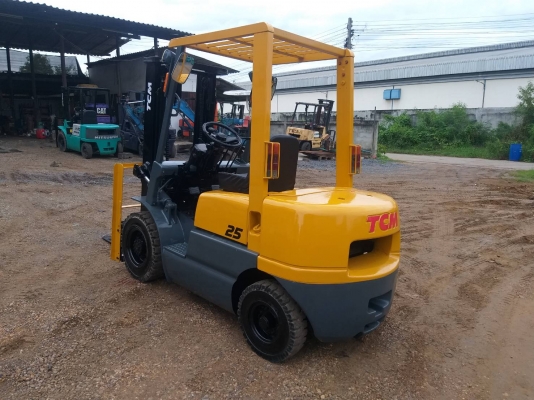 ขายรถยก TCM FD25 Z5 เครื่องดีเซล C240 เสาสูง 3 เมตร ยกได้ 2.5 ตัน เกียร์ออโต้ รถนอกนำเข้า ติดต่อ 098-7962549