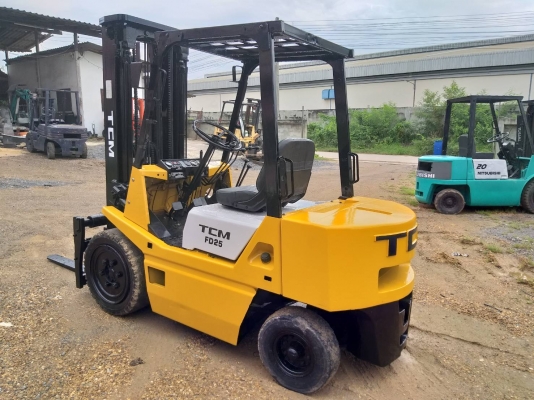 ขายรถยก TCM FD25 Z2 เครื่องดีเซล C240 เสาสูง 5 เมตร ยกได้ 2.5 ตัน เกียร์ธรรมดา สไลด์ชิพ ยางตันหน้า-หลัง รถนอกนำเข้า ติดต่อ 063-5628992 ขายรถยก TCM FD25 Z2 เครื่องดีเซล C240 เสาสูง 5 เมตร ยกได้ 2.5 ตัน เกียร์ธรรมดา สไลด์ชิพ ยางตันหน้า-หลัง รถนอกนำเข้า ติดต่อ 063-5628992