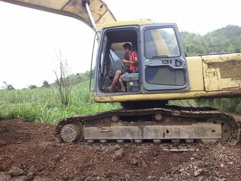 ขายKOMATSU PC200-6 ไฟตัดทำงานได้ปกติใช้ได้เอวดีช่วงล่างดีปั้มแรงมีเอกสารซื้อขายราค 500,000