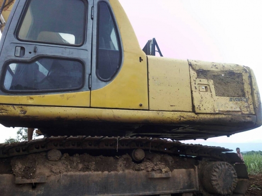 ขายKOMATSU PC200-6 ไฟตัดทำงานใช้ได้ปกติเอวดีช่วงล่างดีปั้มแรงมีเอกสารซื้อขายราคา 500,000