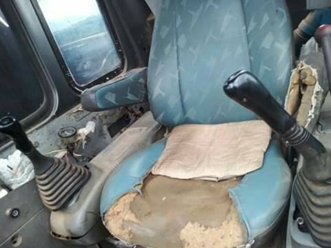 ขายKOMATSU PC200-6 ไฟตัดทำงานใช้ได้ปกติเอวดีช่วงล่างดีปั้มแรงมีเอกสารซื้อขายราคา 500,000