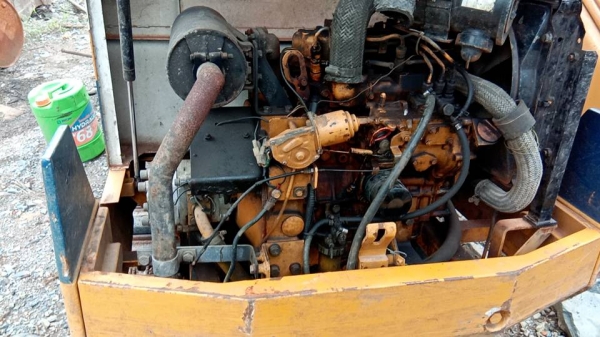 ขาย komatsu. Pc05-6พร้อมโป๊ะลงน้ำพร้อมใช้งาน
