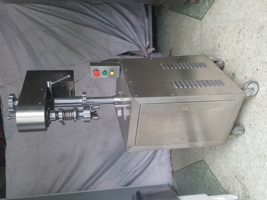 ขายเครื่องปิดฝาขวดเกลียว กึ่งอัตโนมัติ