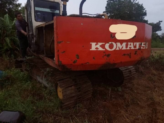 ขายKOMATSU PC200-3 เครื่องดีเอวดีช่างล่างดีลอนเลอร์ใหม่ทำงานไม่โหลดราคา 250,000