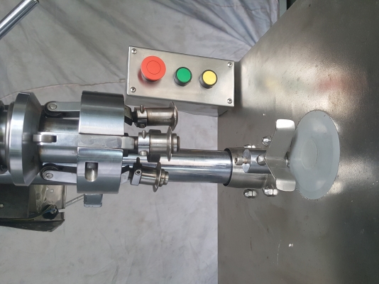 ขายเครื่องปิดฝาขวดเกลียว กึ่งอัตโนมัติ