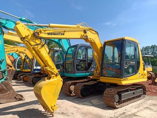 ขายจ้า..KOMATSU PC60-7 เก่านอกแท้  มีลายแย๊ก  พร้อมใช้  โทร  089-3818694 จ๊อย