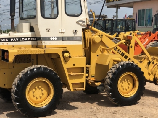 ขายรถตักล้อยาง KOMATSU 505 (เทียบเท่า WA70) (1,XXX ชั่วโมง) นำเข้าเองจากญี่ปุ่น สภาพสวยพร้อม มีVDOครับ