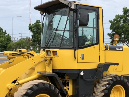 ขายรถตักล้อยาง KOMATSU WA80-3 นำเข้าเองจากญี่ปุ่น สภาพสวยพร้อม มีVDOการทำงานครับ