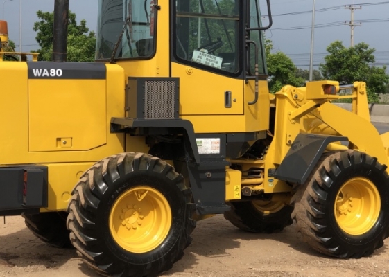 ขายรถตักล้อยาง KOMATSU WA80-3 นำเข้าเองจากญี่ปุ่น สภาพสวยพร้อม มีVDOการทำงานครับ