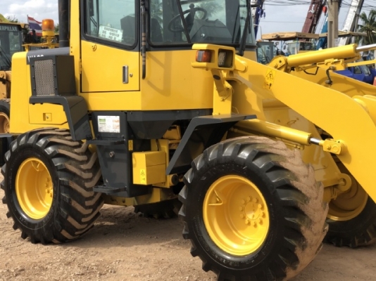 ขายรถตักล้อยาง KOMATSU WA80-3 นำเข้าเองจากญี่ปุ่น สภาพสวยพร้อม มีVDOการทำงานครับ