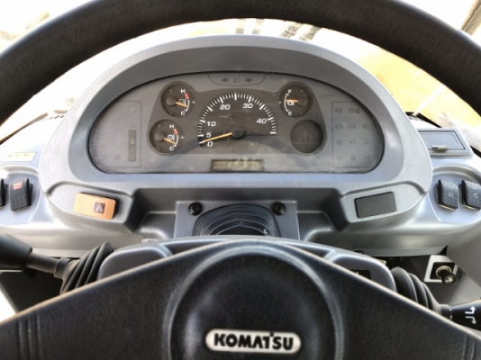 ขายรถตักล้อยาง KOMATSU WA200-5 (6,xxx ชั่วโมง) นำเข้าเองจากญี่ปุ่น สภาพสวยพร้อมใช้ มีVDOการทำงานครับ