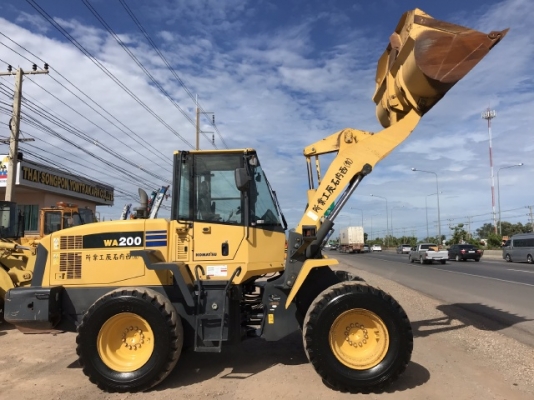 ขายรถตักล้อยาง KOMATSU WA200-5 (6,xxx ชั่วโมง) นำเข้าเองจากญี่ปุ่น สภาพสวยพร้อมใช้ มีVDOการทำงานครับ