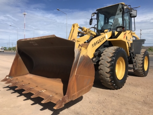 ขายรถตักล้อยาง KOMATSU WA200-5 (6,xxx ชั่วโมง) นำเข้าเองจากญี่ปุ่น สภาพสวยพร้อมใช้ มีVDOการทำงานครับ