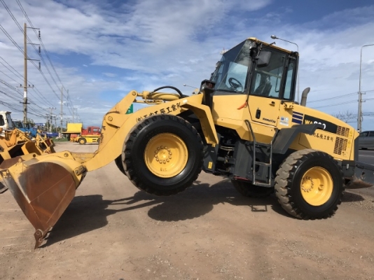 ขายรถตักล้อยาง KOMATSU WA200-5 (6,xxx ชั่วโมง) นำเข้าเองจากญี่ปุ่น สภาพสวยพร้อมใช้ มีVDOการทำงานครับ