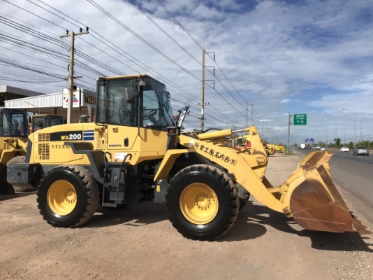 ขายรถตักล้อยาง KOMATSU WA200-5 (6,xxx ชั่วโมง) นำเข้าเองจากญี่ปุ่น สภาพสวยพร้อมใช้ มีVDOการทำงานครับ